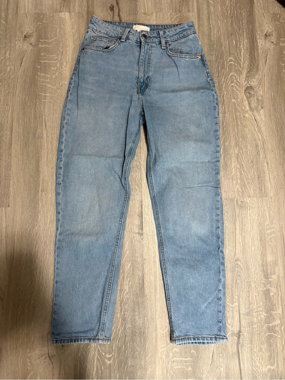 H&M blue jeans mom style size 4
